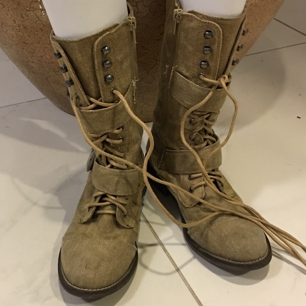Rocket Dog Tan Combat Boots